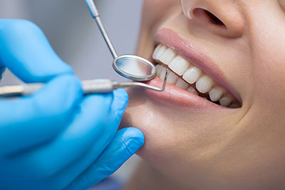 Steven E. Marek, DDS, LTD | Extractions, Dentures and Dental Bridges